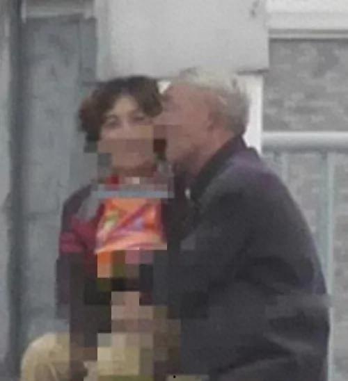 大爷大妈爆料视频大全下载,热门事件瞬间回顾  第1张